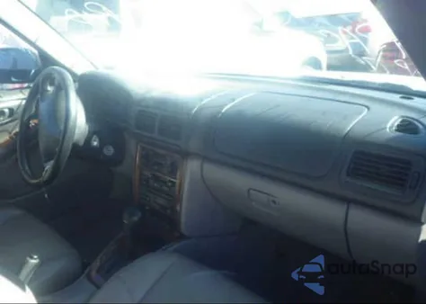 1998 Subaru Forester S z USA, uszkodzony, nr VIN JF1SF6553WH780252